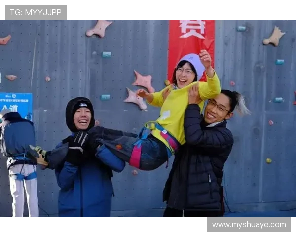 赛后复盘:北京攀岩队与广州攀岩队速度对决的精彩瞬间与战术分析 赛后复盘:北京攀岩队与广州攀岩队速度对决的精彩瞬间与战术分析