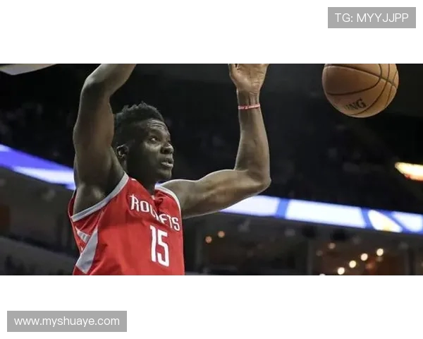 克林特卡佩拉：从NBA新星到球队核心的成长之路与挑战