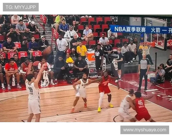 火箭队与开拓者在2020年12月27日的激烈对决回顾与精彩瞬间分析