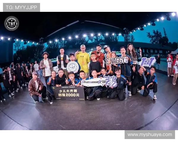 成都街舞队在滑板精英赛中的灵活性表现引发热议与关注